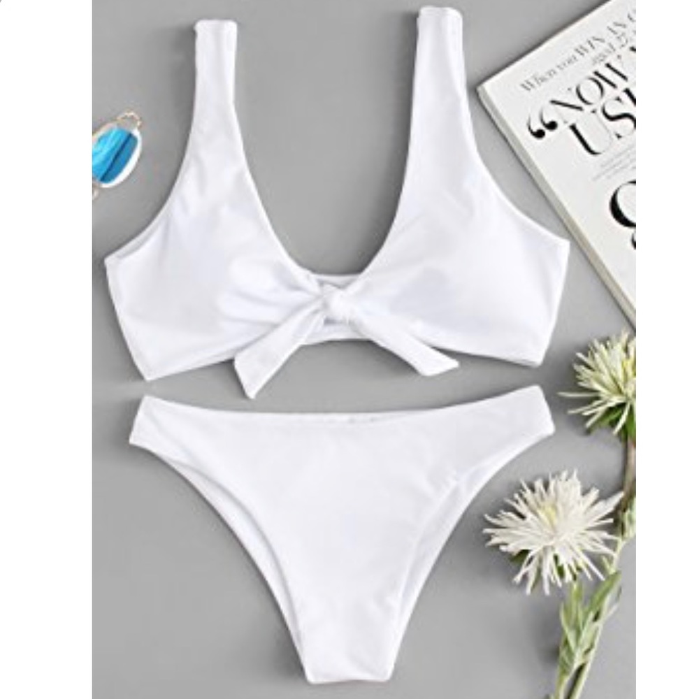 Front Tie Knot Bikini NWT